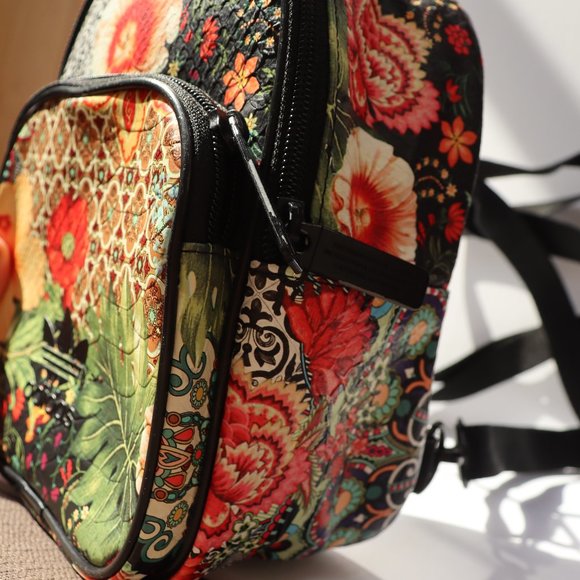Adidas mini floral backpack - Picture 6 of 6